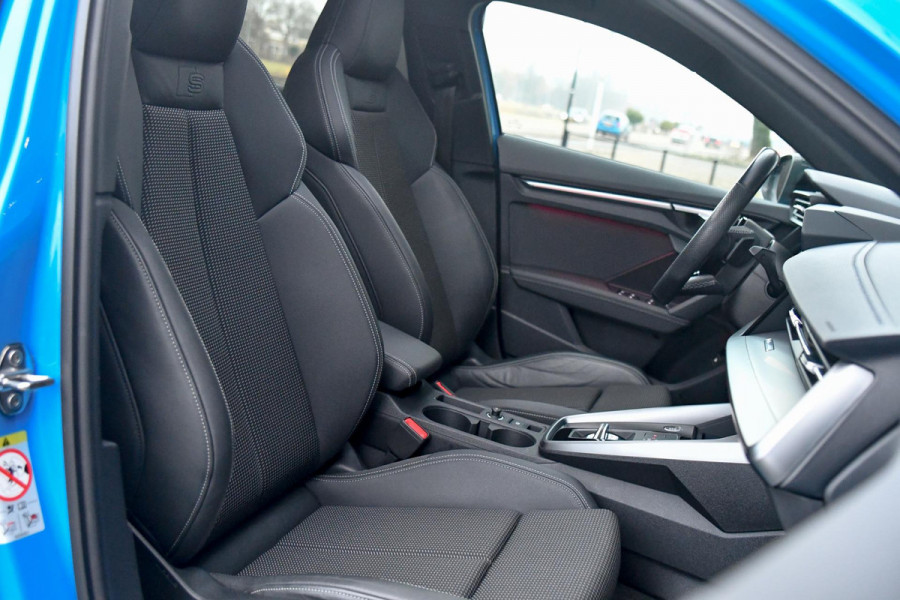 Audi A3 Sportback 45 TFSI e 3x S-Line Competition. Pano, ACC, Keyless, Sfeer, CarPlay!