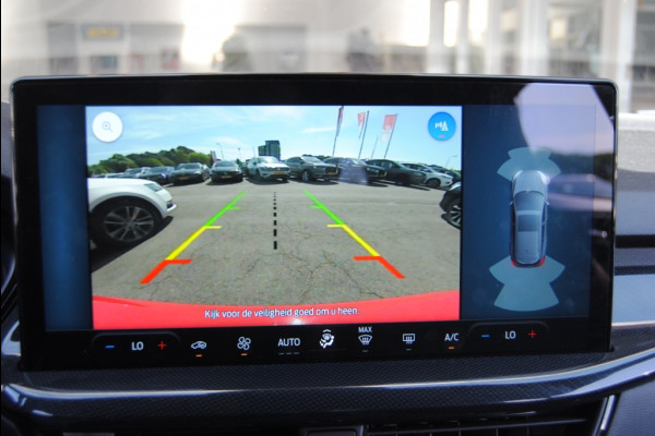 Ford Focus 1.0 EBH ST Line X | Carplay | Camera | Groot scherm | Navi