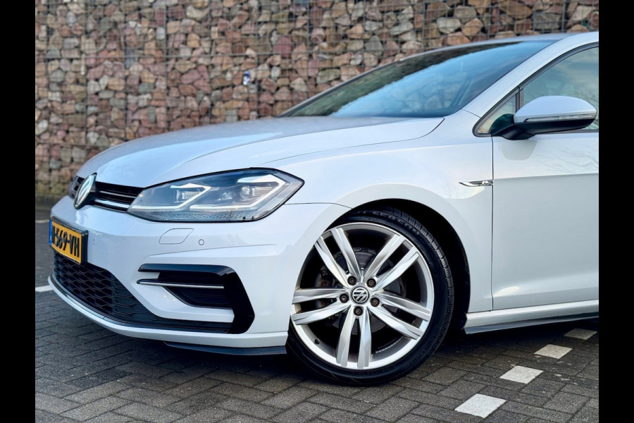Volkswagen Golf 1.5 TSI Highline Business R