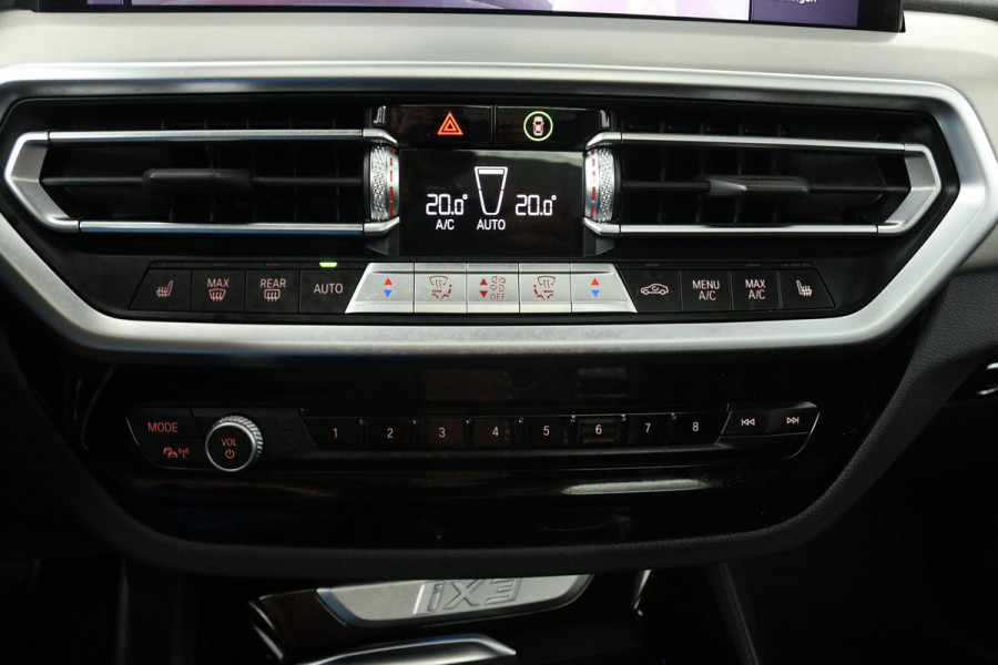 BMW iX3 High Executive 80 kWh (SOH 98,1%, PANO, TREKHAAK WEGKLAPBAAR, STOEL/STUUR VERWARMING, ELEKTR STOELEN, CRUISE ADAPTIEF)