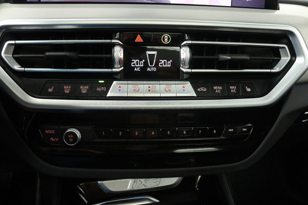 BMW iX3 High Executive 80 kWh (SOH 98,1%, PANO, TREKHAAK WEGKLAPBAAR, STOEL/STUUR VERWARMING, ELEKTR STOELEN, CRUISE ADAPTIEF)