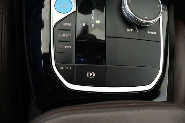 BMW iX3 High Executive 80 kWh (SOH 98,1%, PANO, TREKHAAK WEGKLAPBAAR, STOEL/STUUR VERWARMING, ELEKTR STOELEN, CRUISE ADAPTIEF)