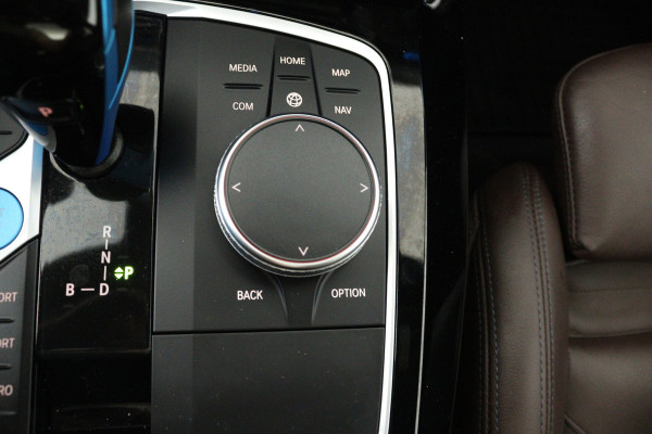 BMW iX3 High Executive 80 kWh (SOH 98,1%, PANO, TREKHAAK WEGKLAPBAAR, STOEL/STUUR VERWARMING, ELEKTR STOELEN, CRUISE ADAPTIEF)