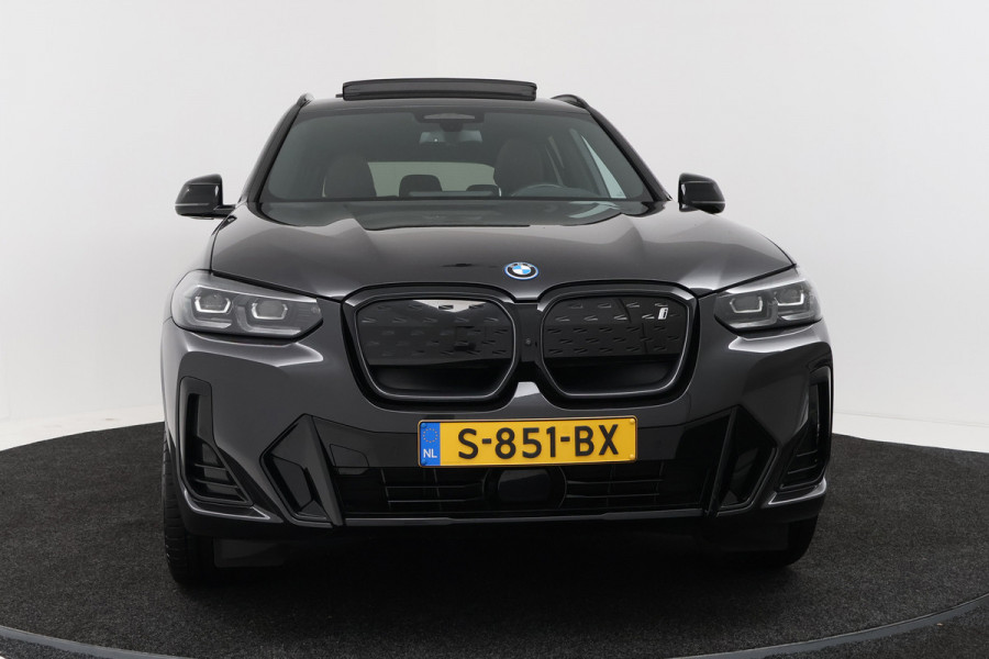 BMW iX3 High Executive 80 kWh (SOH 98,1%, PANO, TREKHAAK WEGKLAPBAAR, STOEL/STUUR VERWARMING, ELEKTR STOELEN, CRUISE ADAPTIEF)