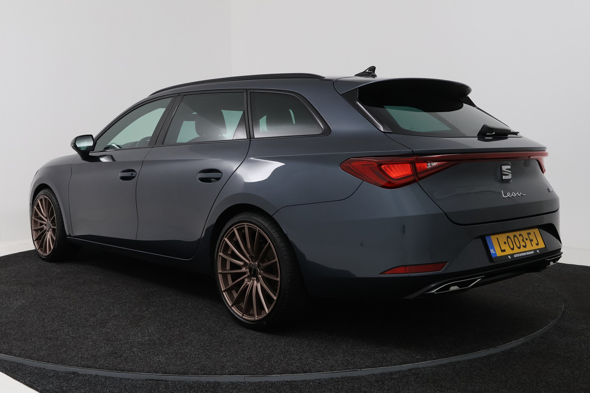 Seat Leon Sportstourer 1.5 TSI FR Launch Edition (DIGITALE COCKPIT, CRUISE ADAPTIEF, NAVIGATIE CARPLAY, PARKEERSENSOREN)