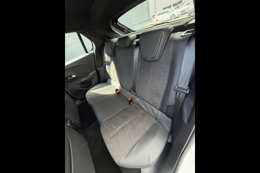 Opel Corsa Electric Ultimate 50 kWh (Camera - LED - Automatische Airco - Alcantara - Stoel-/- Stuurverwarming - Navigatie via APP - Parkeersensoren