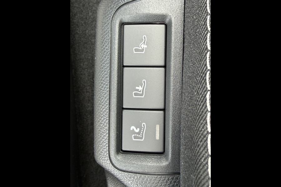 Opel Corsa Electric Ultimate 50 kWh (Camera - LED - Automatische Airco - Alcantara - Stoel-/- Stuurverwarming - Navigatie via APP - Parkeersensoren