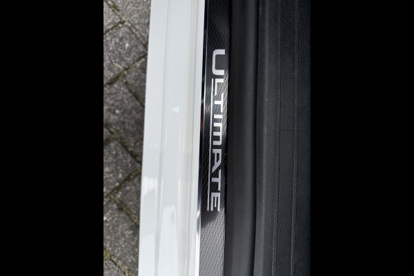 Opel Corsa Electric Ultimate 50 kWh (Camera - LED - Automatische Airco - Alcantara - Stoel-/- Stuurverwarming - Navigatie via APP - Parkeersensoren