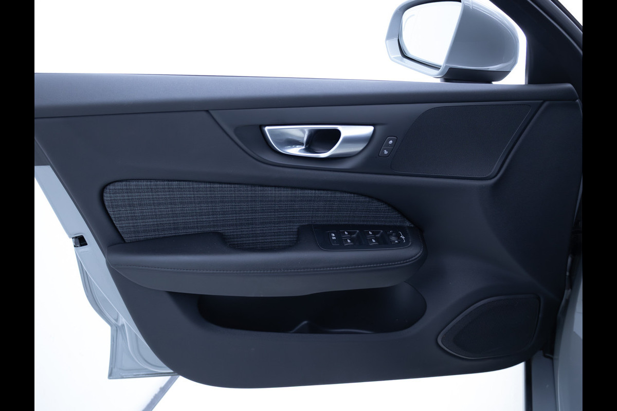 Volvo V60 2.0 B3 Core 167 PK | Camera | Adaptieve Cruise | Google Navigatie | Pilot assist | Stoelverwarming | Elec. achterklep