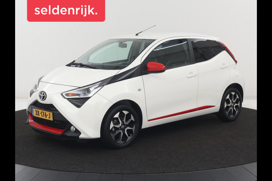 Toyota Aygo 1.0 VVT-i x-joy | Trekhaak | Camera | DAB | Automaat | Carplay | Climate control | Cruise control | LED