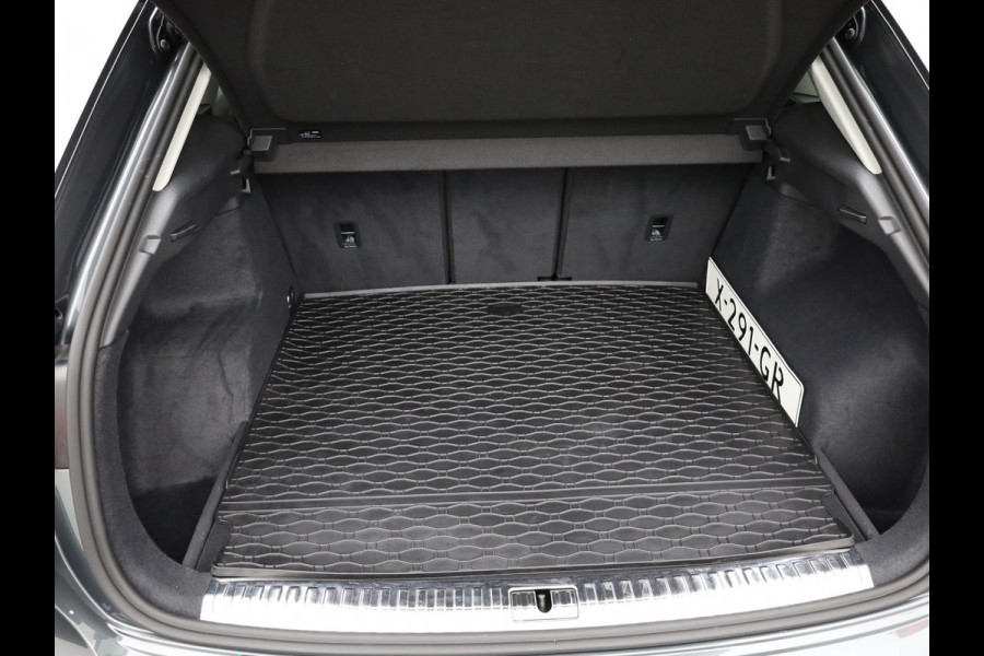 Audi Q3 35 TFSI S edition | Camera | Trekhaak afnb. | Prijs Rijklaar!!