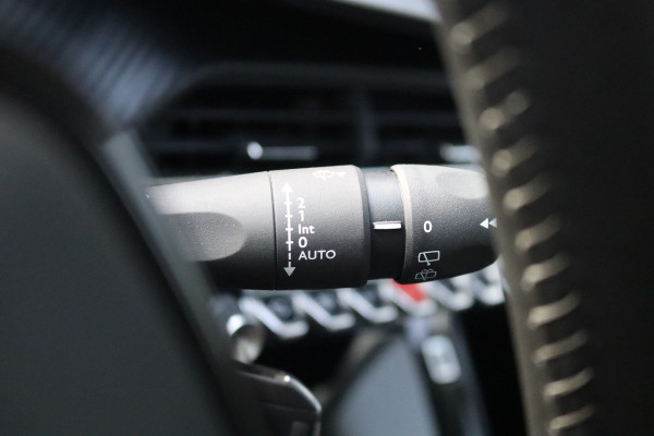 Peugeot 208 1.2 PureT. 100PK Allure Carplay-android/Parkeerhulp/Cruise-control