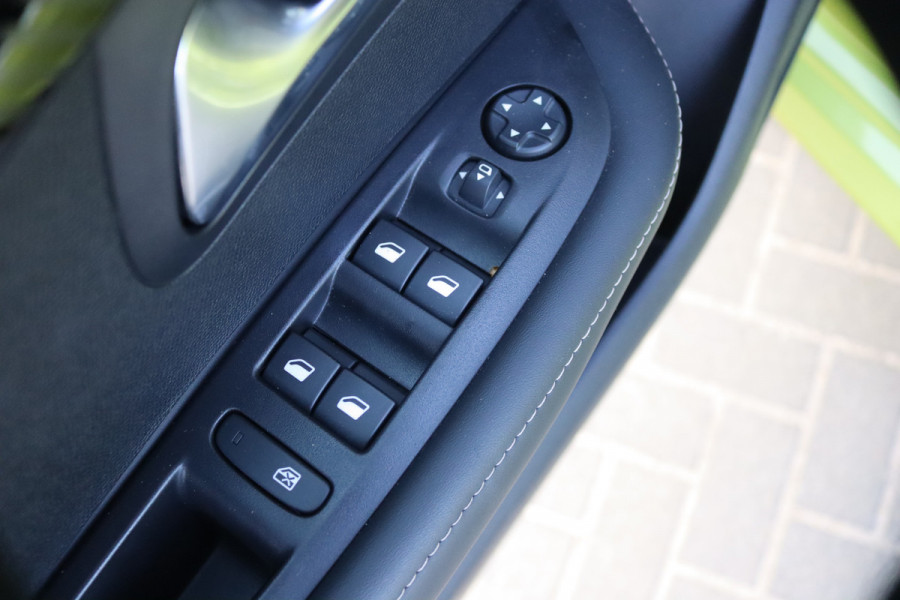 Peugeot 208 1.2 PureT. 100PK Allure Carplay-android/Parkeerhulp/Cruise-control