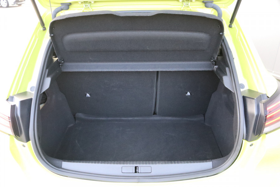 Peugeot 208 1.2 PureT. 100PK Allure Carplay-android/Parkeerhulp/Cruise-control