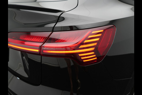 Audi Q8 e-tron Sportback 55 Quattro S edition 95 kWh 408pk Dealer O.H | Luchtvering | Panodak | Black Optic | Adaptive Cruise | 360 Camera | B&O Soundsystem | 21"L.M | Alcantara Sportstoelen Memory | Apple Carplay | Matrix LED |