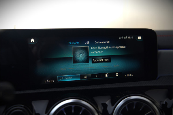 Mercedes-Benz CLA-Klasse Shooting Brake 250 e Business Solution AMG Limited | Stoelverwarming | Parkeersensoren | Navigatie | Cruise Control | Keyless | Ambiance Verlichting | Climate Control