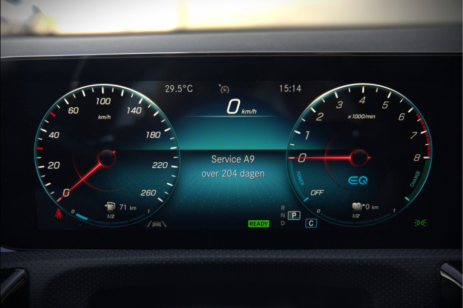 Mercedes-Benz CLA-Klasse Shooting Brake 250 e Business Solution AMG Limited | Stoelverwarming | Parkeersensoren | Navigatie | Cruise Control | Keyless | Ambiance Verlichting | Climate Control