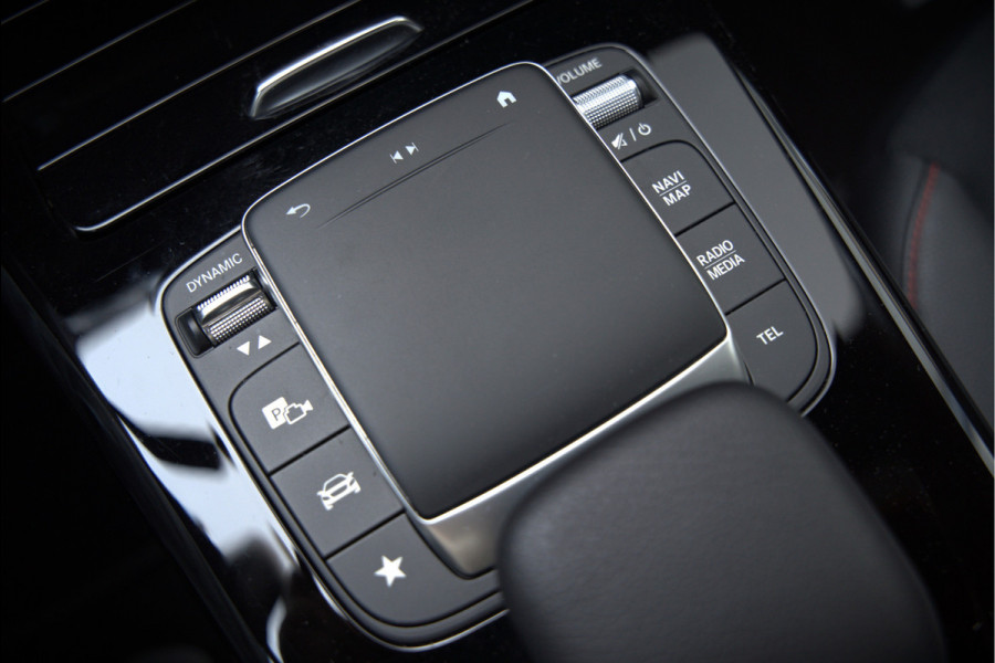 Mercedes-Benz CLA-Klasse Shooting Brake 250 e Business Solution AMG Limited | Stoelverwarming | Parkeersensoren | Navigatie | Cruise Control | Keyless | Ambiance Verlichting | Climate Control