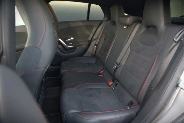 Mercedes-Benz CLA-Klasse Shooting Brake 250 e Business Solution AMG Limited | Stoelverwarming | Parkeersensoren | Navigatie | Cruise Control | Keyless | Ambiance Verlichting | Climate Control