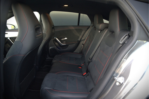 Mercedes-Benz CLA-Klasse Shooting Brake 250 e Business Solution AMG Limited | Stoelverwarming | Parkeersensoren | Navigatie | Cruise Control | Keyless | Ambiance Verlichting | Climate Control