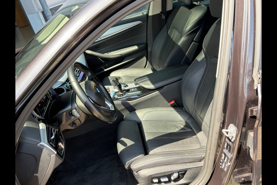 BMW 5 Serie 530i xDrive High Executive|Schuifdak|Memory|Trekhaak|