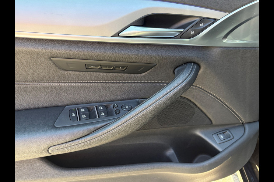 BMW 5 Serie 530i xDrive High Executive|Schuifdak|Memory|Trekhaak|