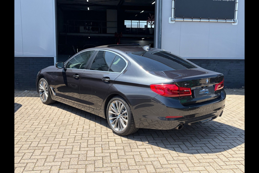 BMW 5 Serie 530i xDrive High Executive|Schuifdak|Memory|Trekhaak|