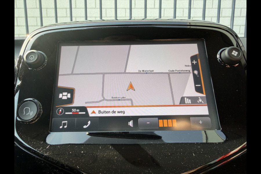 Citroën C1 1.0 VTi Airscape Shine (Navigatie - Automatische Airco - Camera - Apple Carplay - DAB - Elektrisch vouwdak - 15"Lichtmetalen vel