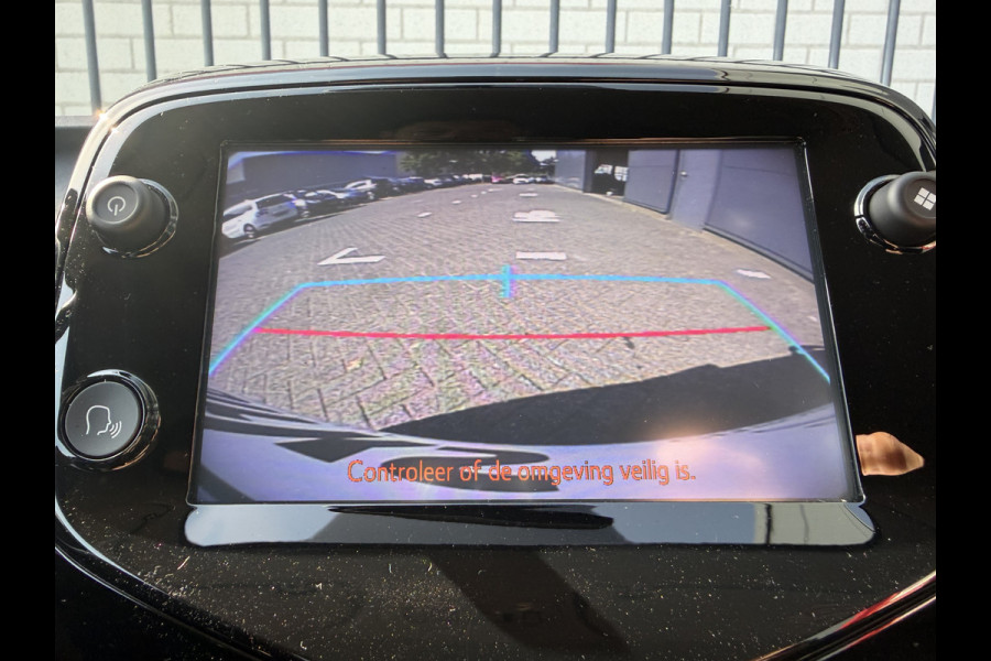 Citroën C1 1.0 VTi Airscape Shine (Navigatie - Automatische Airco - Camera - Apple Carplay - DAB - Elektrisch vouwdak - 15"Lichtmetalen vel