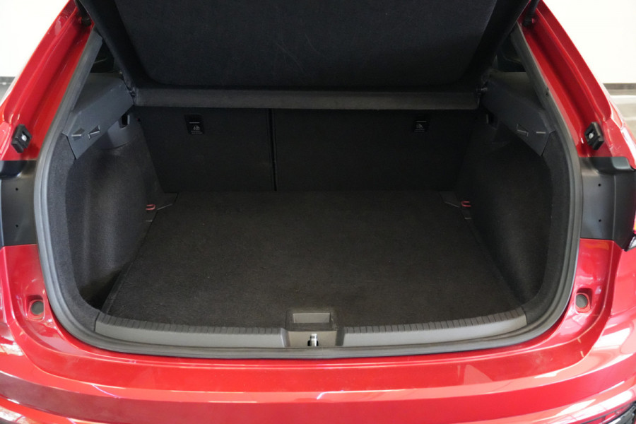 Volkswagen Taigo 1.5 TSI R-Line 3x Adaptive-Cruise IQ-led 18'lmv 24 Maanden garantie* (Vraag naar de voorwaarden)