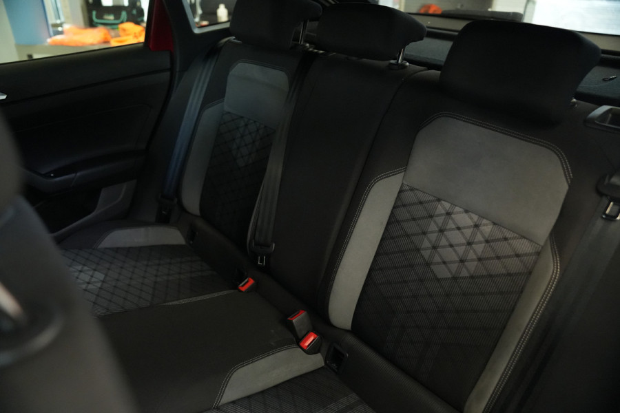Volkswagen Taigo 1.5 TSI R-Line 3x Adaptive-Cruise IQ-led 18'lmv 24 Maanden garantie* (Vraag naar de voorwaarden)