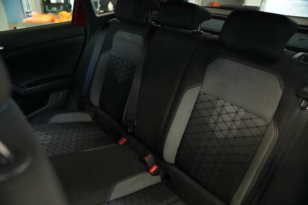 Volkswagen Taigo 1.5 TSI R-Line 3x Adaptive-Cruise IQ-led 18'lmv 24 Maanden garantie* (Vraag naar de voorwaarden)