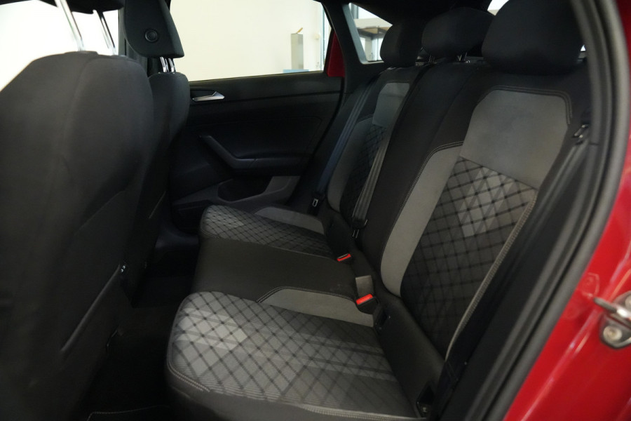 Volkswagen Taigo 1.5 TSI R-Line 3x Adaptive-Cruise IQ-led 18'lmv 24 Maanden garantie* (Vraag naar de voorwaarden)