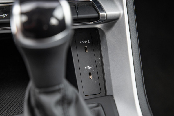 Audi Q3 Sportback 45 TFSI e Edition ADAPTIVE CRUISE  / CARPLAY / DEALER ONDERHOUDEN / AUTOMAAT