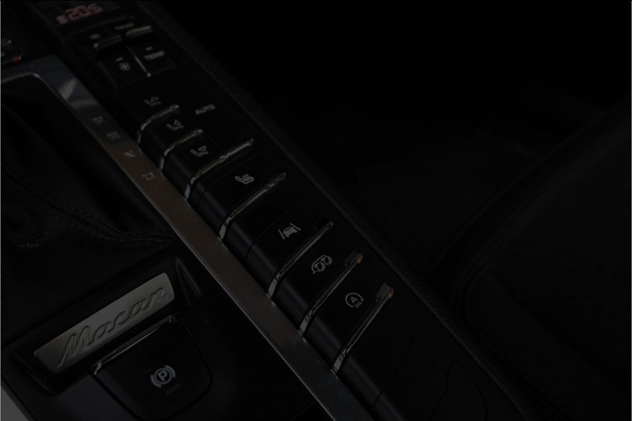 Porsche Macan 2.0 **Krijtgrijs/Pano/Lucht/Sportdesign/Sport uitlaat**
