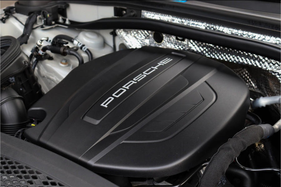 Porsche Macan 2.0 **Krijtgrijs/Pano/Lucht/Sportdesign/Sport uitlaat**