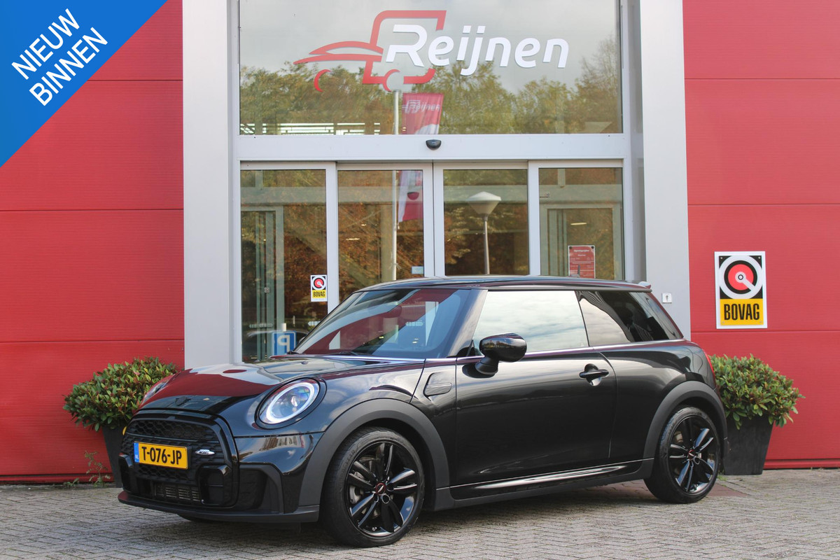MINI 3-deurs COOPER 1.5 136PK JOHN COOPER WORKS RESOLUTE ED. | AUTOMAAT | NAVIGATIE 8,8'' | DRAADLOOS APPLE CARPLAY | SFEERVERLICHTING | 17'' JCW VIJF DUBBELSPAAKS VELGEN IN GLOSS BLACK | JCW VOOR EN ACHTERBUMPER | JCW SPORTSTOELEN MET LEER/ALCATARA | JCW DORPEL INSTAPLIJSTEN | JCW STUURWIEL | FULL LED KOPLAMPEN | UNION JACK LED ACHTERVERLICHTING | ELEKTRISCH INKLAPBARE BUITENSPIEGELS | DIGITALE COCKPIT |