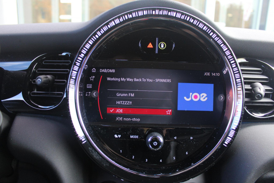 MINI 3-deurs COOPER 1.5 136PK JOHN COOPER WORKS RESOLUTE ED. | AUTOMAAT | NAVIGATIE 8,8'' | DRAADLOOS APPLE CARPLAY | SFEERVERLICHTING | 17'' JCW VIJF DUBBELSPAAKS VELGEN IN GLOSS BLACK | JCW VOOR EN ACHTERBUMPER | JCW SPORTSTOELEN MET LEER/ALCATARA | JCW DORPEL INSTAPLIJSTEN | JCW STUURWIEL | FULL LED KOPLAMPEN | UNION JACK LED ACHTERVERLICHTING | ELEKTRISCH INKLAPBARE BUITENSPIEGELS | DIGITALE COCKPIT |