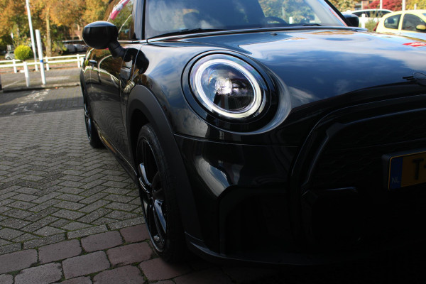MINI 3-deurs COOPER 1.5 136PK JOHN COOPER WORKS RESOLUTE ED. | AUTOMAAT | NAVIGATIE 8,8'' | DRAADLOOS APPLE CARPLAY | SFEERVERLICHTING | 17'' JCW VIJF DUBBELSPAAKS VELGEN IN GLOSS BLACK | JCW VOOR EN ACHTERBUMPER | JCW SPORTSTOELEN MET LEER/ALCATARA | JCW DORPEL INSTAPLIJSTEN | JCW STUURWIEL | FULL LED KOPLAMPEN | UNION JACK LED ACHTERVERLICHTING | ELEKTRISCH INKLAPBARE BUITENSPIEGELS | DIGITALE COCKPIT |