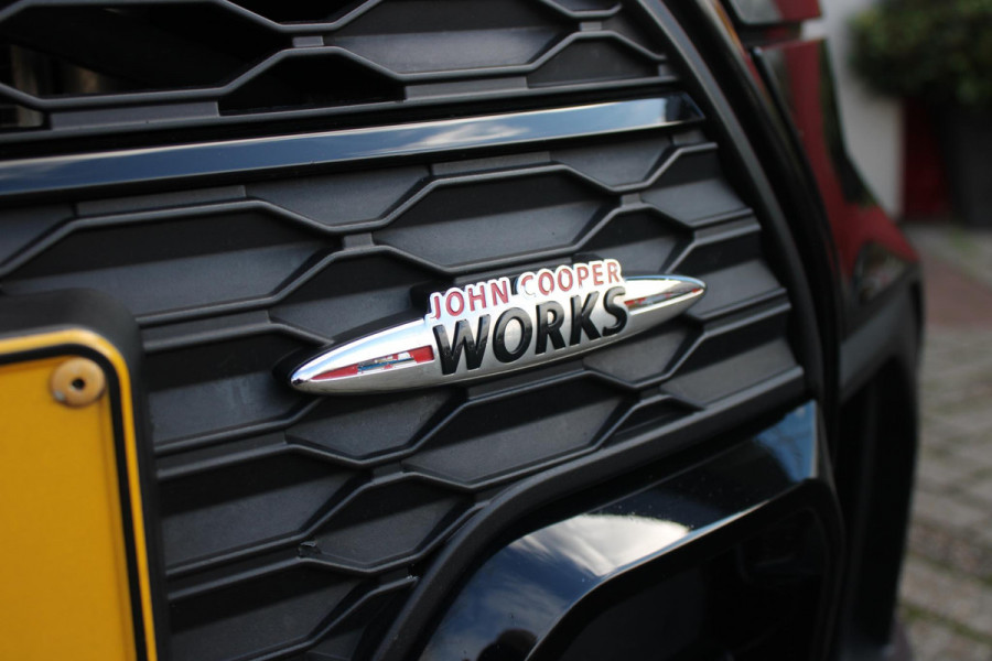 MINI 3-deurs COOPER 1.5 136PK JOHN COOPER WORKS RESOLUTE ED. | AUTOMAAT | NAVIGATIE 8,8'' | DRAADLOOS APPLE CARPLAY | SFEERVERLICHTING | 17'' JCW VIJF DUBBELSPAAKS VELGEN IN GLOSS BLACK | JCW VOOR EN ACHTERBUMPER | JCW SPORTSTOELEN MET LEER/ALCATARA | JCW DORPEL INSTAPLIJSTEN | JCW STUURWIEL | FULL LED KOPLAMPEN | UNION JACK LED ACHTERVERLICHTING | ELEKTRISCH INKLAPBARE BUITENSPIEGELS | DIGITALE COCKPIT |