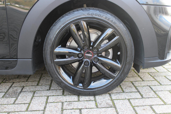 MINI 3-deurs COOPER 1.5 136PK JOHN COOPER WORKS RESOLUTE ED. | AUTOMAAT | NAVIGATIE 8,8'' | DRAADLOOS APPLE CARPLAY | SFEERVERLICHTING | 17'' JCW VIJF DUBBELSPAAKS VELGEN IN GLOSS BLACK | JCW VOOR EN ACHTERBUMPER | JCW SPORTSTOELEN MET LEER/ALCATARA | JCW DORPEL INSTAPLIJSTEN | JCW STUURWIEL | FULL LED KOPLAMPEN | UNION JACK LED ACHTERVERLICHTING | ELEKTRISCH INKLAPBARE BUITENSPIEGELS | DIGITALE COCKPIT |