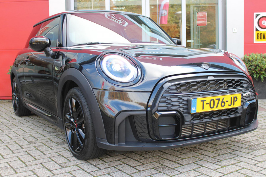 MINI 3-deurs COOPER 1.5 136PK JOHN COOPER WORKS RESOLUTE ED. | AUTOMAAT | NAVIGATIE 8,8'' | DRAADLOOS APPLE CARPLAY | SFEERVERLICHTING | 17'' JCW VIJF DUBBELSPAAKS VELGEN IN GLOSS BLACK | JCW VOOR EN ACHTERBUMPER | JCW SPORTSTOELEN MET LEER/ALCATARA | JCW DORPEL INSTAPLIJSTEN | JCW STUURWIEL | FULL LED KOPLAMPEN | UNION JACK LED ACHTERVERLICHTING | ELEKTRISCH INKLAPBARE BUITENSPIEGELS | DIGITALE COCKPIT |