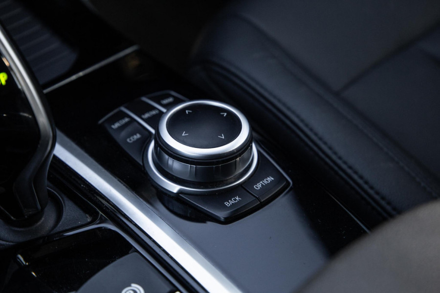 BMW X3 xDrive30e Executive CARPLAY / STOELVERWARMING / DEALER ONDERHOUDEN / LEER