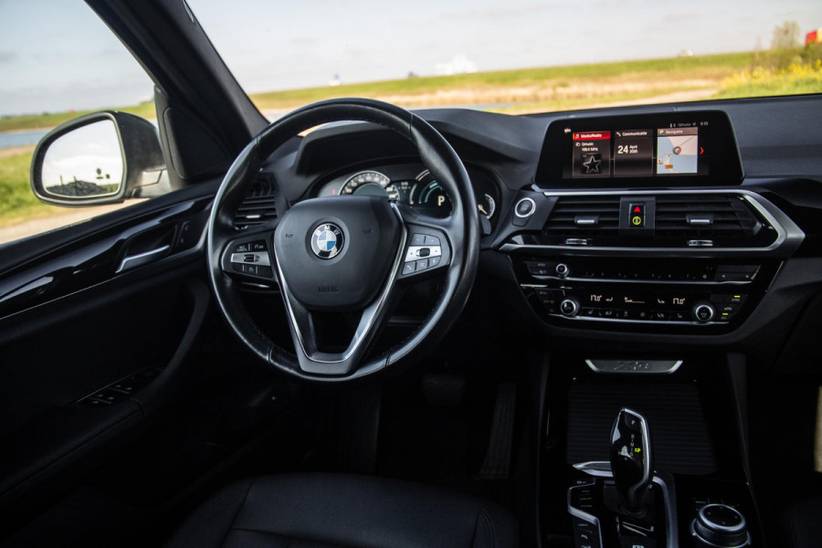 BMW X3 xDrive30e Executive CARPLAY / STOELVERWARMING / DEALER ONDERHOUDEN / LEER