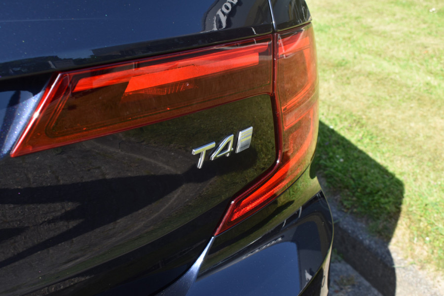Volvo S90 T4 190PK Business Luxury + | Trekhaak | BLIS | 360 Camera | Stoel Verwarm. V+A | Pano |