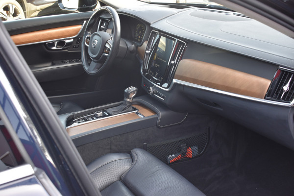 Volvo S90 T4 190PK Business Luxury + | Trekhaak | BLIS | 360 Camera | Stoel Verwarm. V+A | Pano |