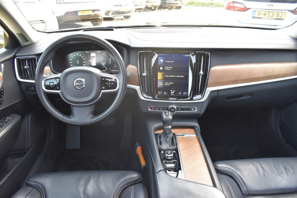 Volvo S90 T4 190PK Business Luxury + | Trekhaak | BLIS | 360 Camera | Stoel Verwarm. V+A | Pano |