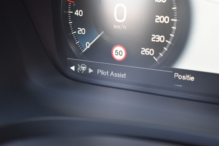 Volvo S90 T4 190PK Business Luxury + | Trekhaak | BLIS | 360 Camera | Stoel Verwarm. V+A | Pano |