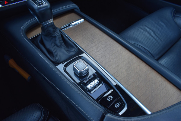 Volvo S90 T4 190PK Business Luxury + | Trekhaak | BLIS | 360 Camera | Stoel Verwarm. V+A | Pano |
