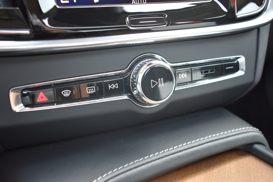 Volvo S90 T4 190PK Business Luxury + | Trekhaak | BLIS | 360 Camera | Stoel Verwarm. V+A | Pano |